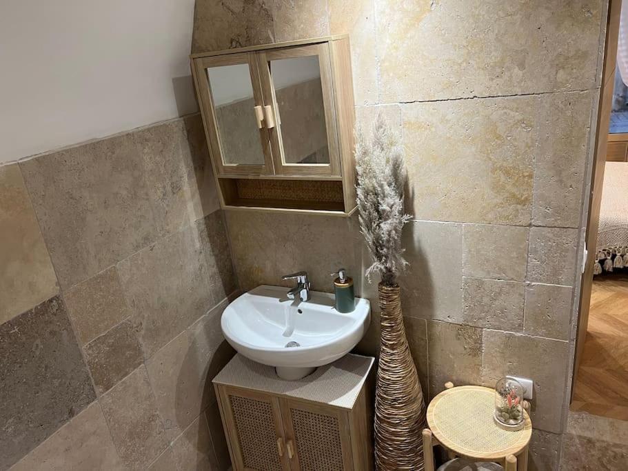 Appartement 4M Studio à Jouques Extérieur photo